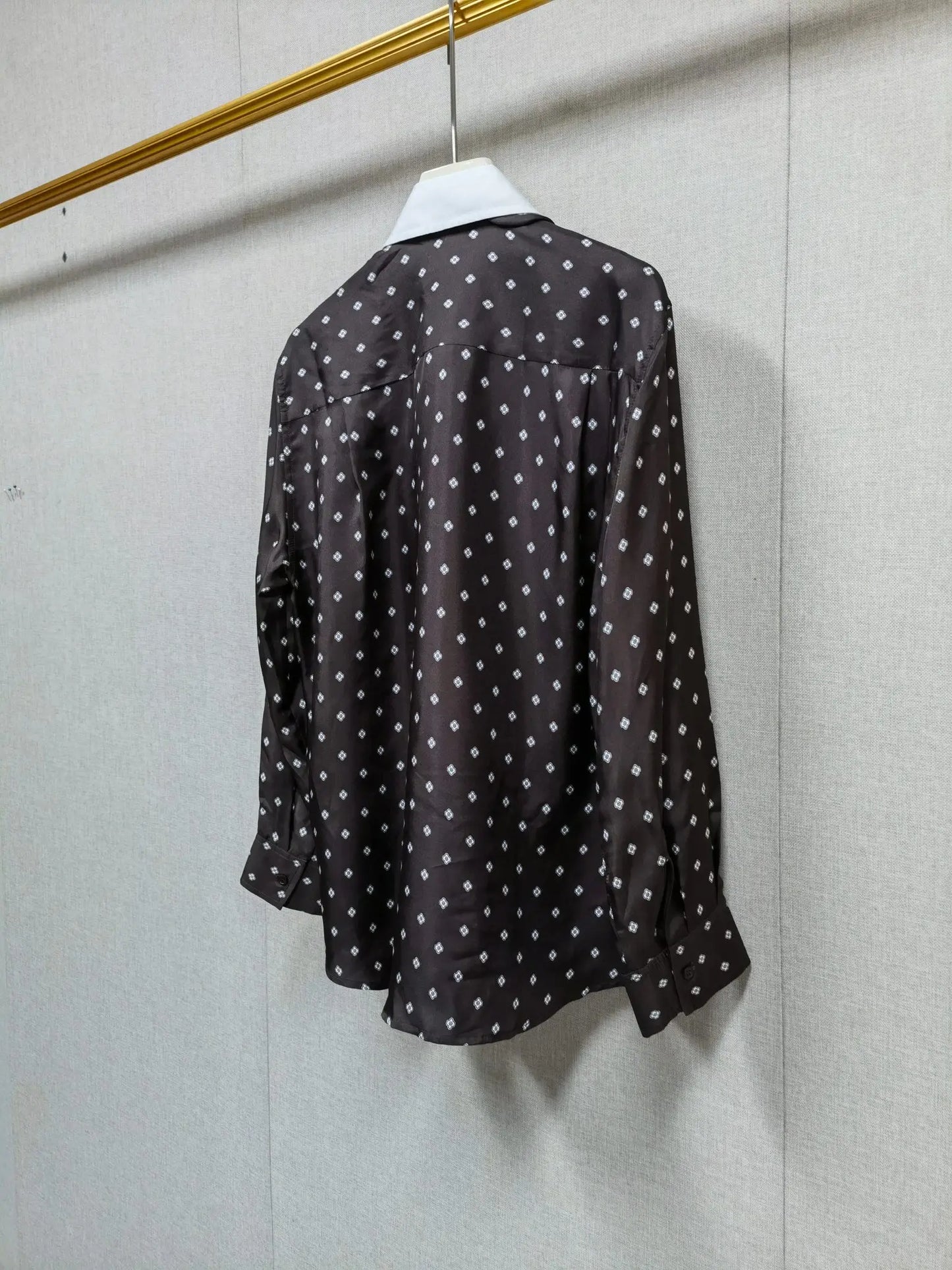 2025 herbst Neue frauen Krawatte Kontrast Farbe Drehen-unten Kragen Hemd Einreiher Lange Ärmeln Dame Floral Gedruckt braun Top