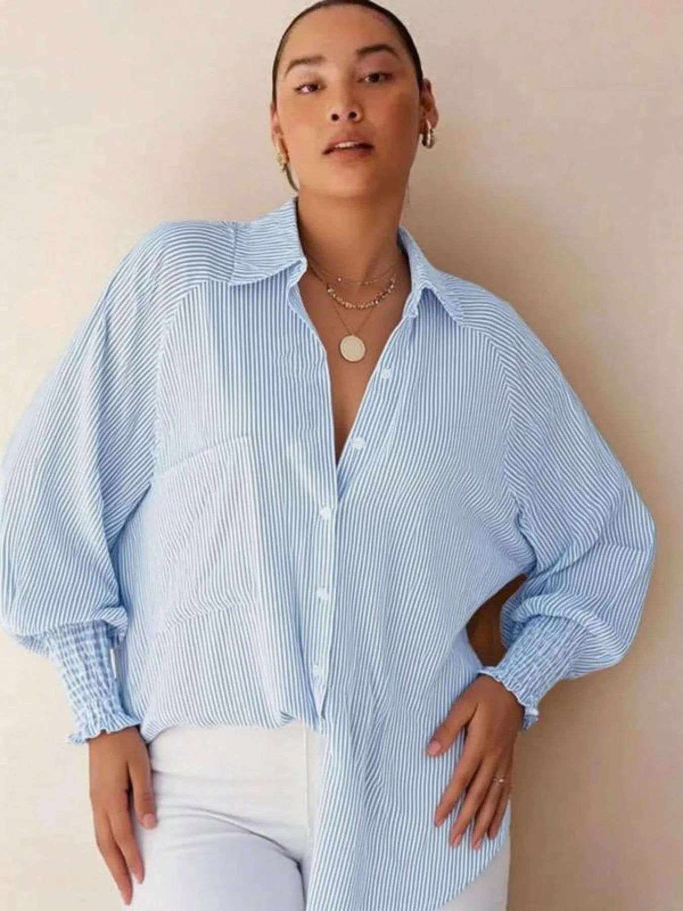 Gestreiftes bedrucktes Hemd mit Knopfleiste vorne, Taschen und Bündchenärmeln, lässiges Oberteil, geeignet für den Alltag und den Urlaub, Damenstil