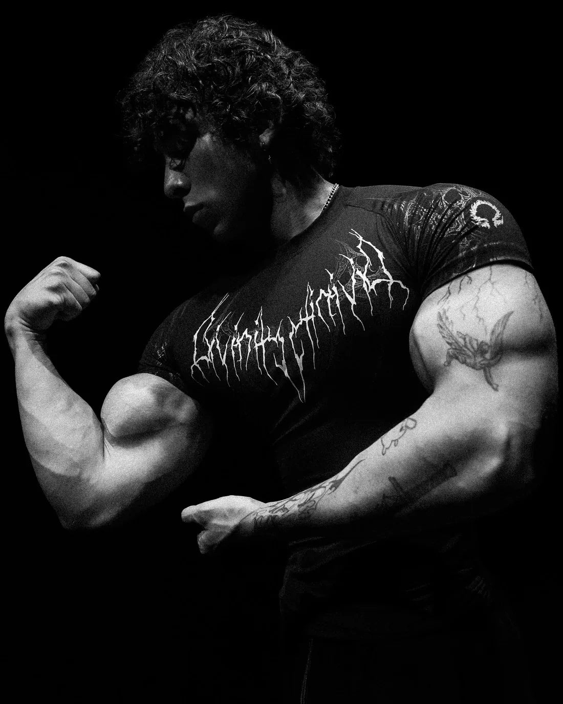 GYM-T-Shirt für Herren, dunkler Gothic-Druck, Muskel-T-Shirt, hohe Elastizität und schnell trocknende Übung für Bodybuilding-Training, 2025, Sommer