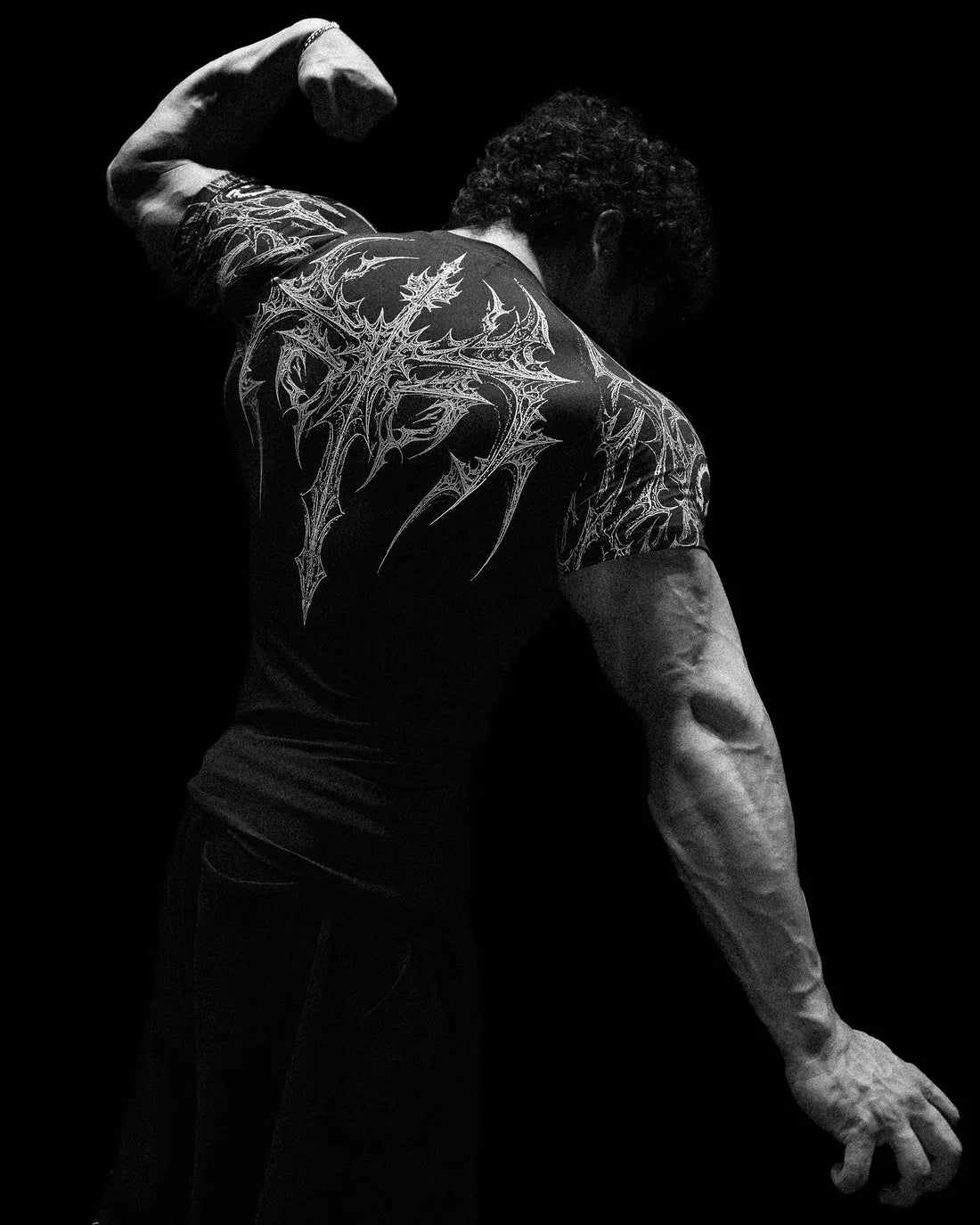 GYM-T-Shirt für Herren, dunkler Gothic-Druck, Muskel-T-Shirt, hohe Elastizität und schnell trocknende Übung für Bodybuilding-Training, 2025, Sommer