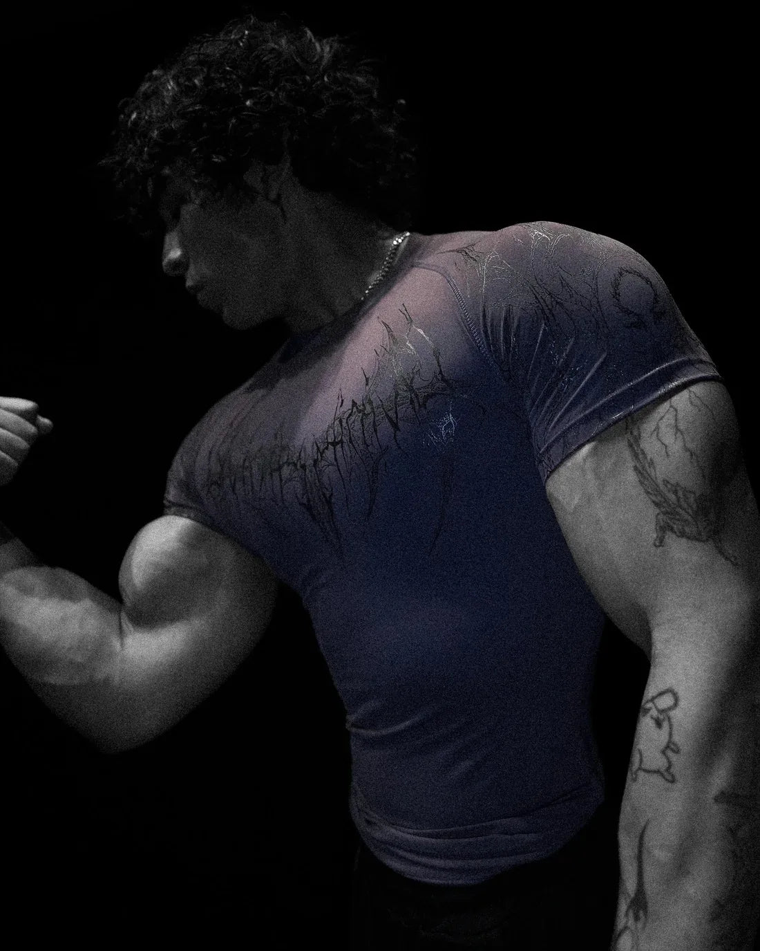 GYM-T-Shirt für Herren, dunkler Gothic-Druck, Muskel-T-Shirt, hohe Elastizität und schnell trocknende Übung für Bodybuilding-Training, 2025, Sommer