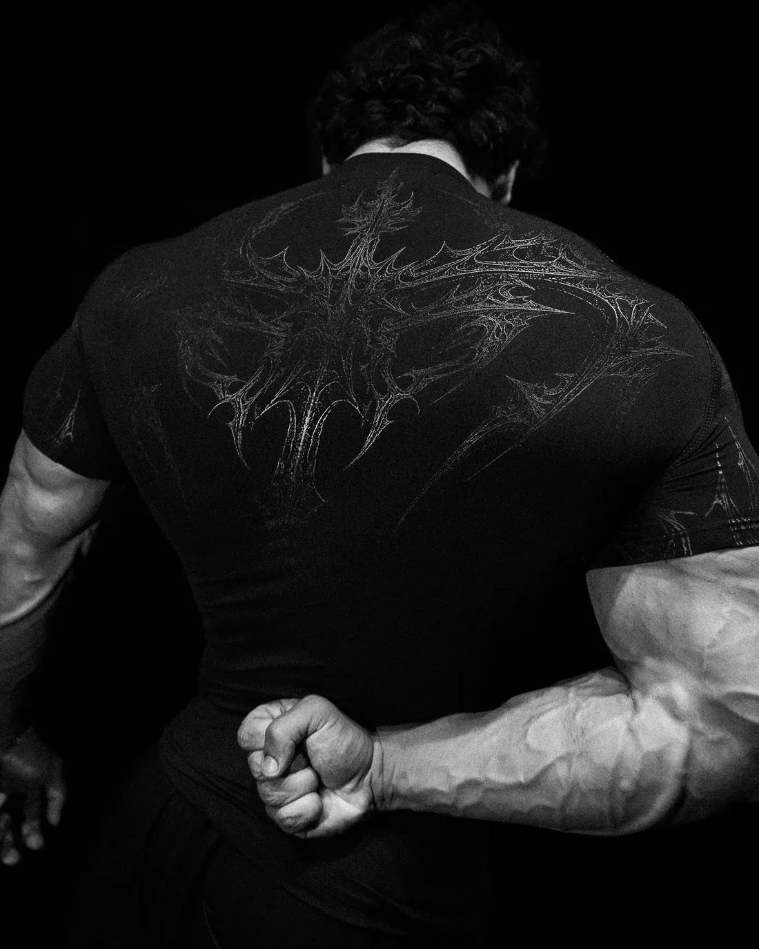 GYM-T-Shirt für Herren, dunkler Gothic-Druck, Muskel-T-Shirt, hohe Elastizität und schnell trocknende Übung für Bodybuilding-Training, 2025, Sommer